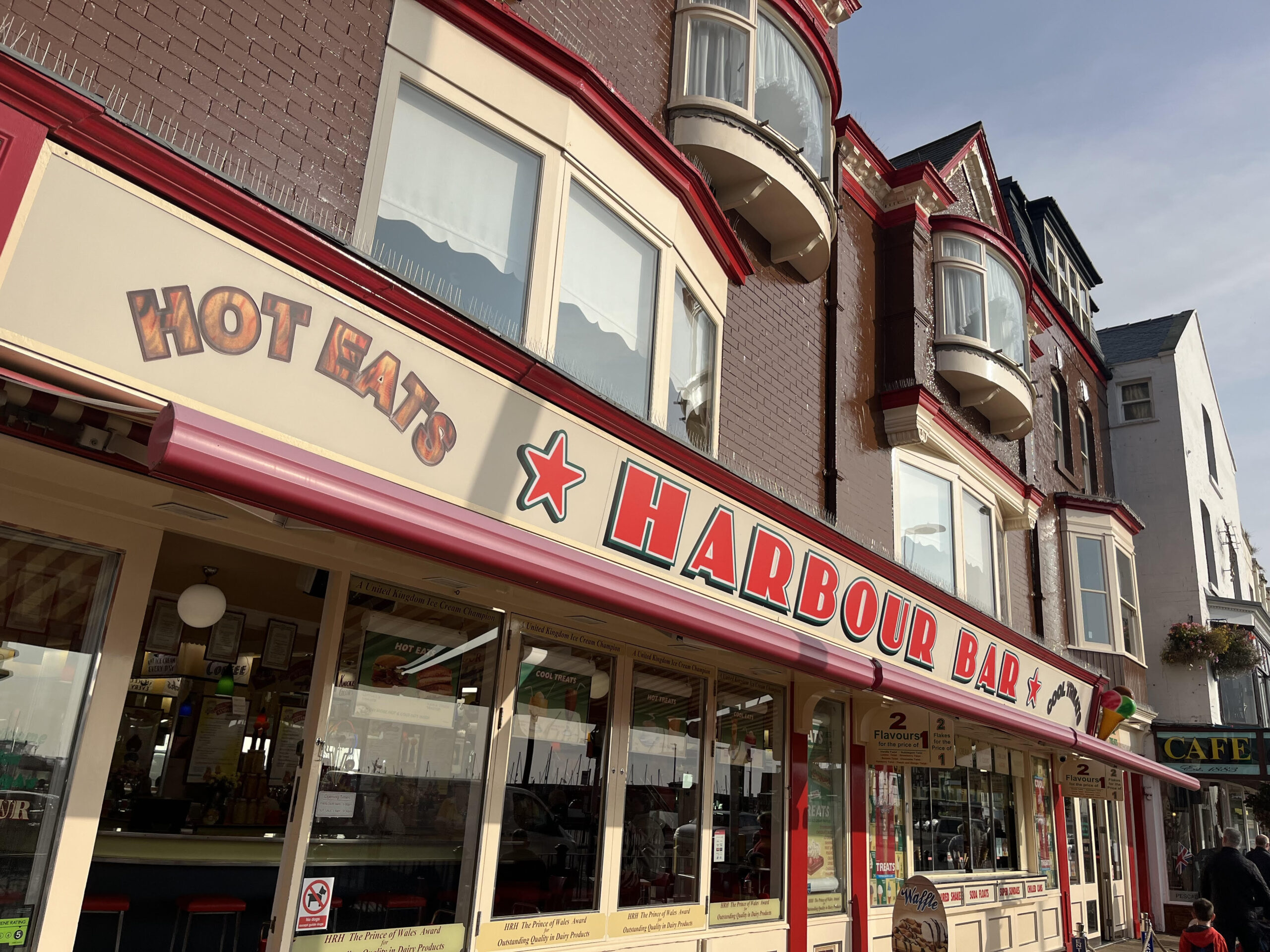 Scarborough Harbour Bar famous ice cream parlour at south bay