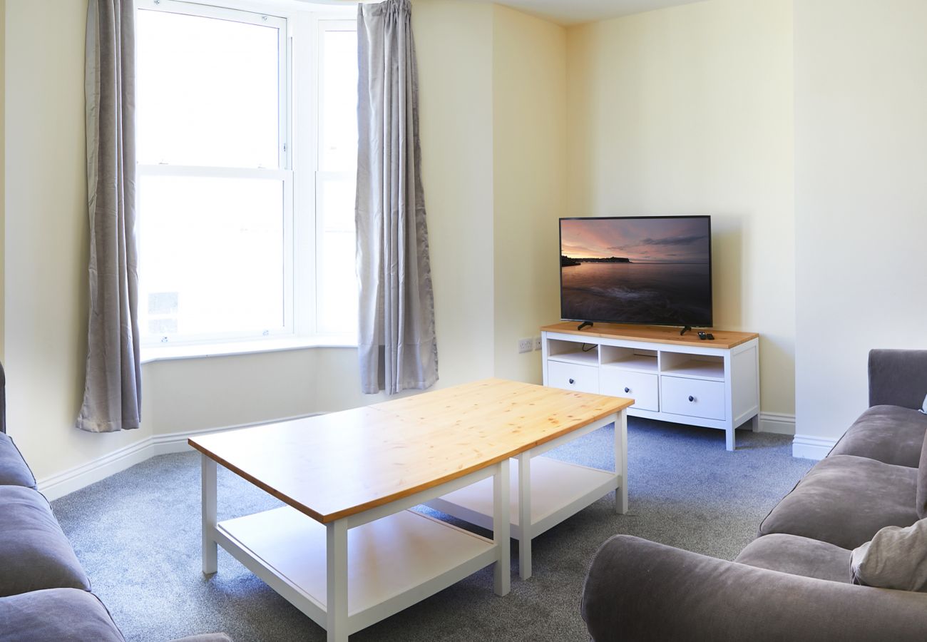 Apartment in Scarborough - Newborough - 3 Bedroom, large town centre apartment