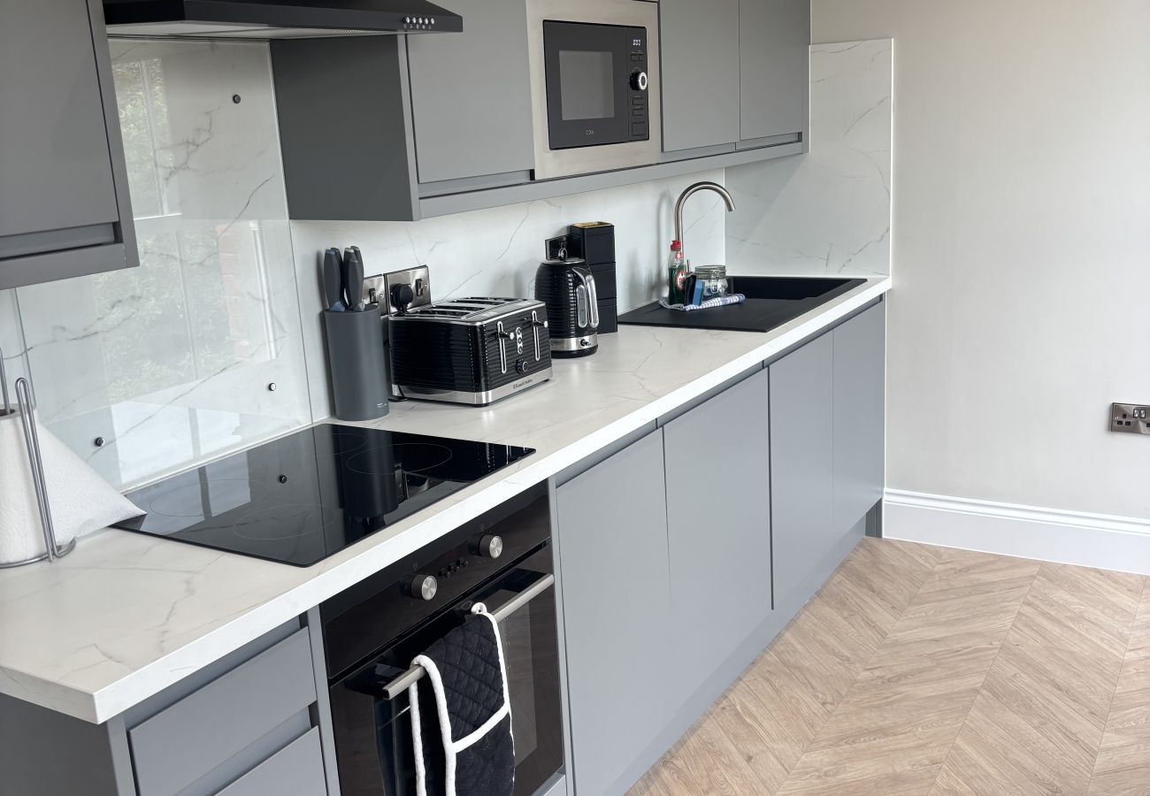 Apartment in Scarborough - The Westborough Luxury Classic 2 Bedroom Apartment 