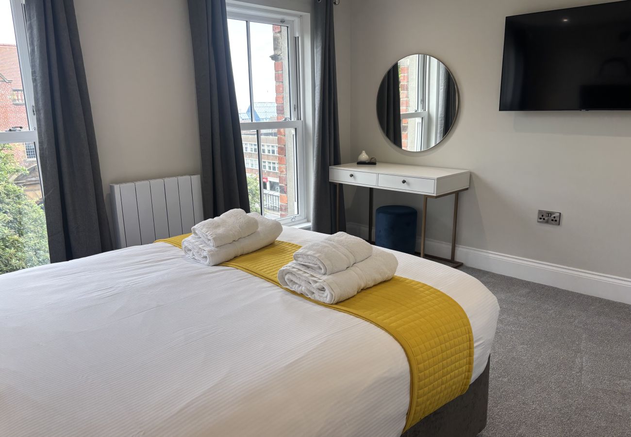 Apartment in Scarborough - The Westborough Luxury Classic 2 Bedroom Apartment 
