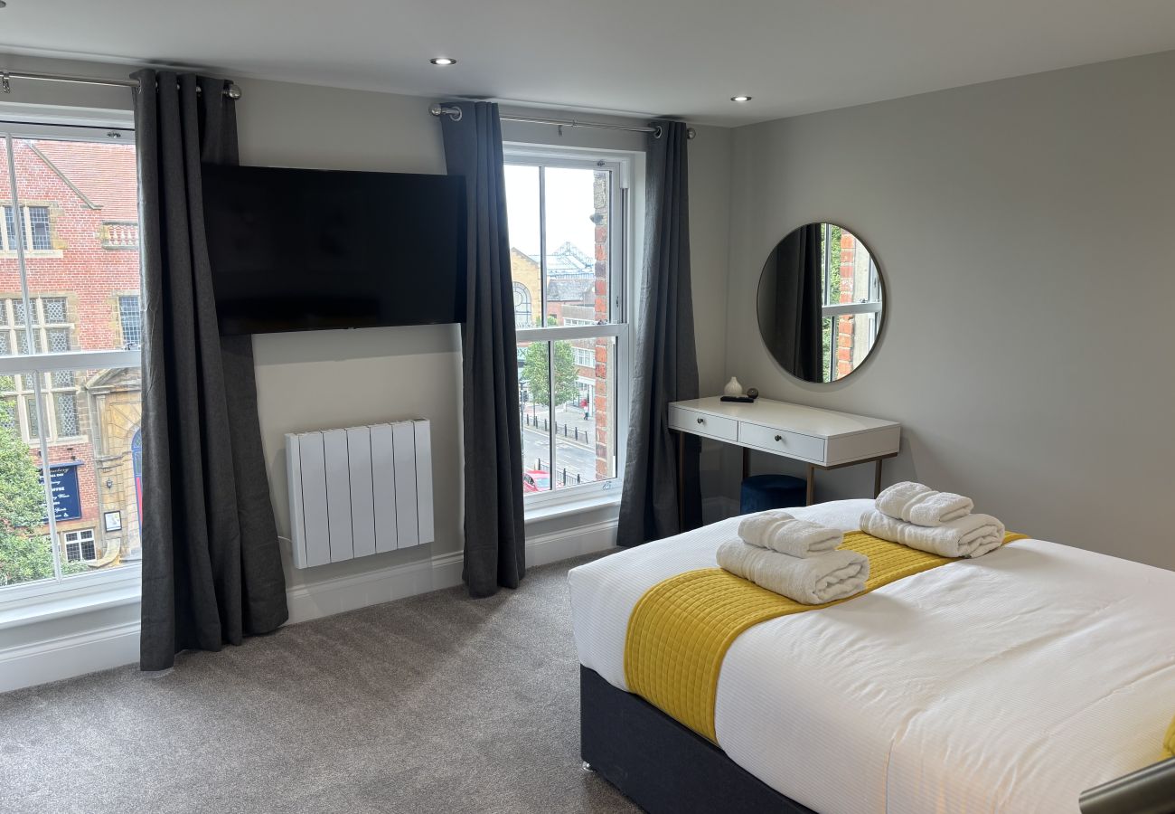 Apartment in Scarborough - The Westborough Luxury Classic 2 Bedroom Apartment 