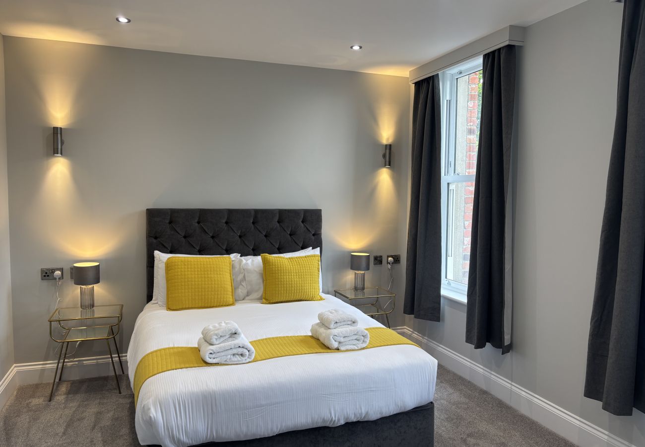 Apartment in Scarborough - The Westborough Luxury Classic 2 Bedroom Apartment 